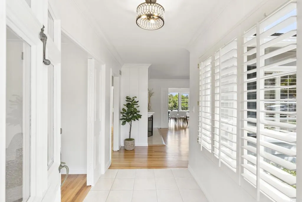 https://cdn.realtyfeed.com/cdn/127/306401269/7dc1189160cb0504ef69d403d2b6bfe5.webp