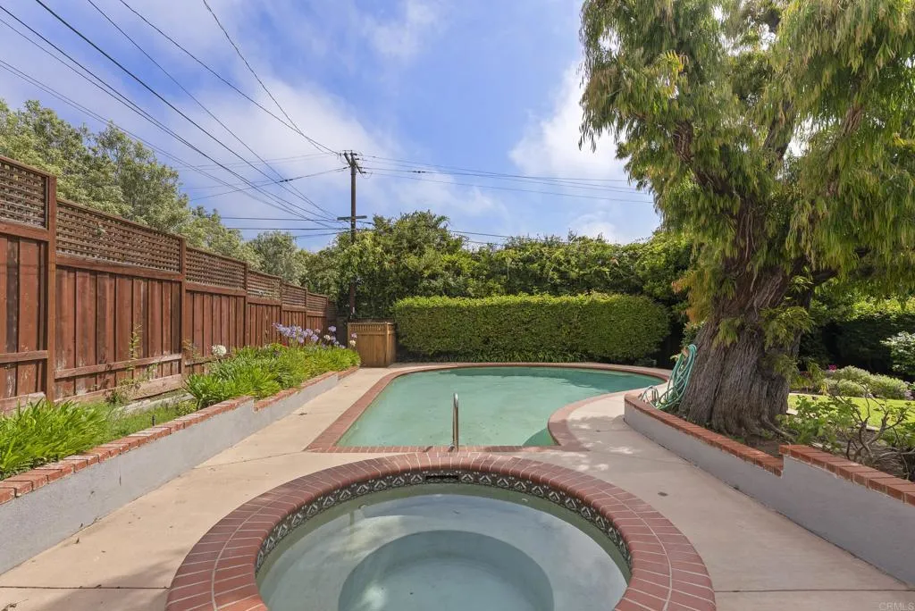 https://cdn.realtyfeed.com/cdn/127/306401269/8cb487b79665fc6941e5f77cfe507e5f.webp