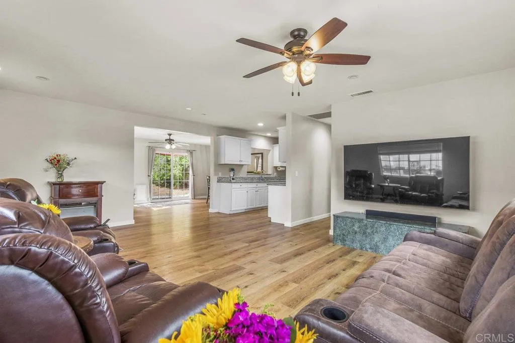 https://cdn.realtyfeed.com/cdn/127/306401739/cc7c70b04407198500e0663404dad92a.webp