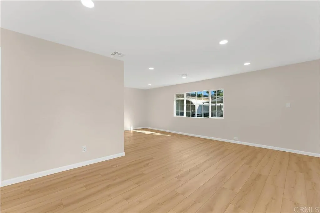 https://cdn.realtyfeed.com/cdn/127/306402280/03309eb41c2f8f91d1e55284ee64a00d.webp