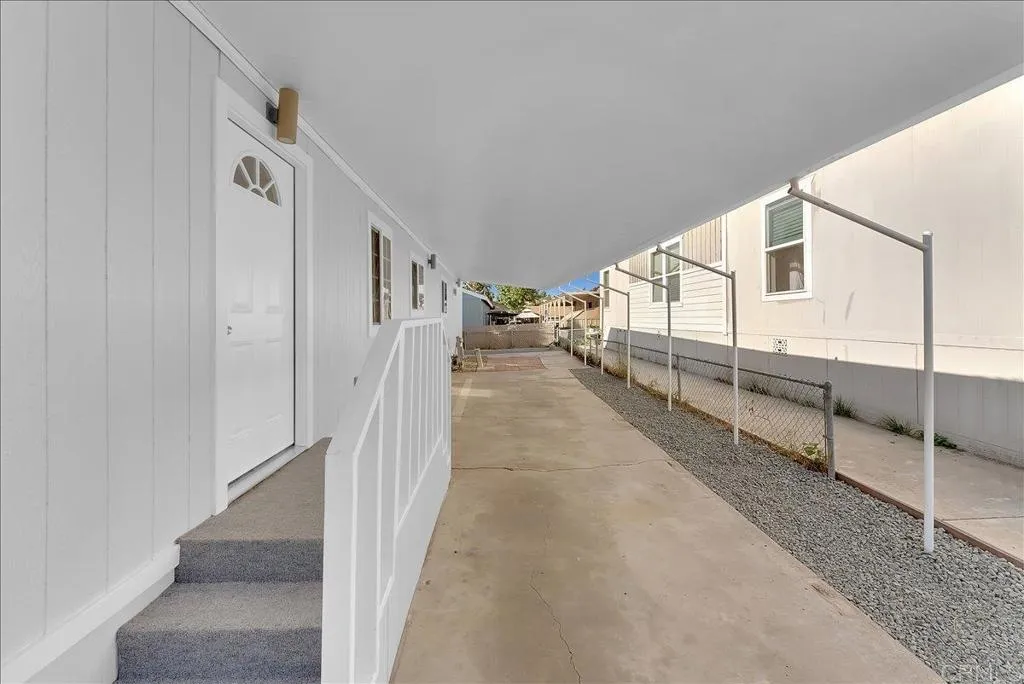 https://cdn.realtyfeed.com/cdn/127/306402280/84bfc798aa258e983aa8464b4160fdb8.webp
