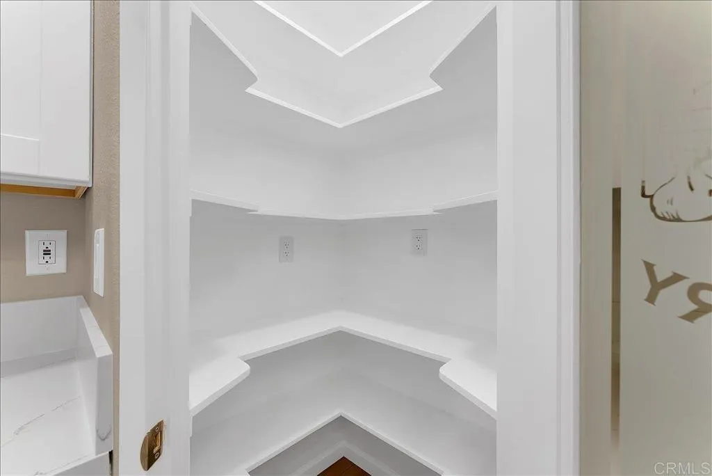 https://cdn.realtyfeed.com/cdn/127/306402280/a4c0858ef02dc13149e81b2e11955be4.webp