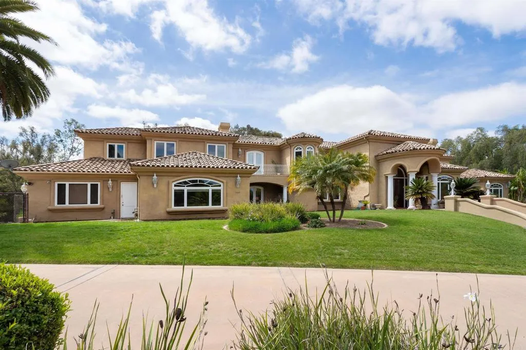 https://cdn.realtyfeed.com/cdn/127/306402636/0b119f11de1bf0e8c9db986ba604f7a4.webp
