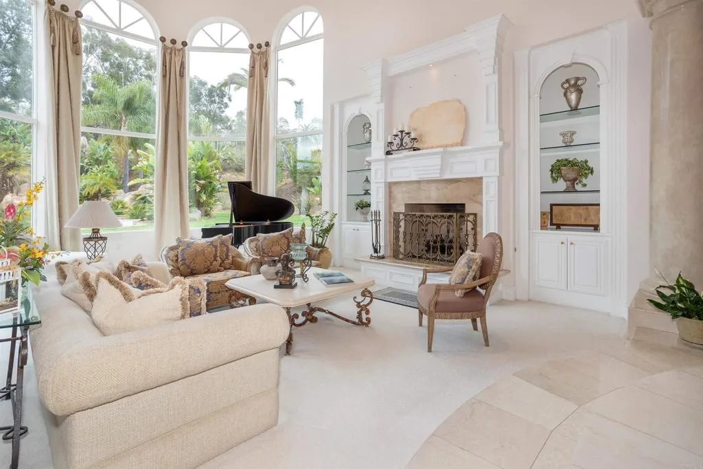 https://cdn.realtyfeed.com/cdn/127/306402636/17a458f1c81cba2f8e72736dc729e221.webp