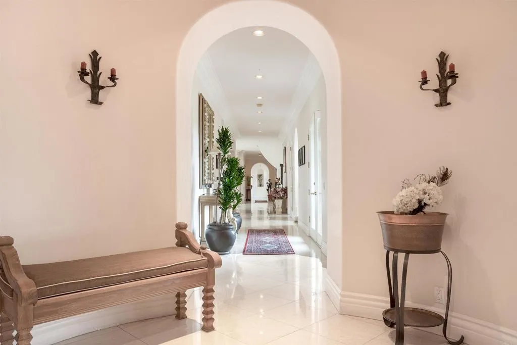https://cdn.realtyfeed.com/cdn/127/306402636/bedc66c55431853499b429056ae1150a.webp
