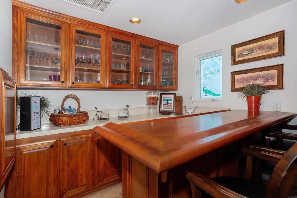https://cdn.realtyfeed.com/cdn/127/306402636/e4418012a0fe435145730fbc9f5e4f08.webp