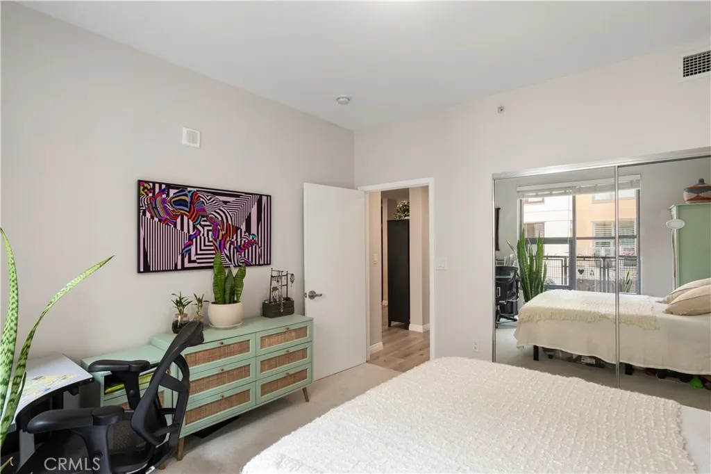 https://cdn.realtyfeed.com/cdn/127/306403011/534d42437b91c28a8259bc3b6beb6a7f.webp