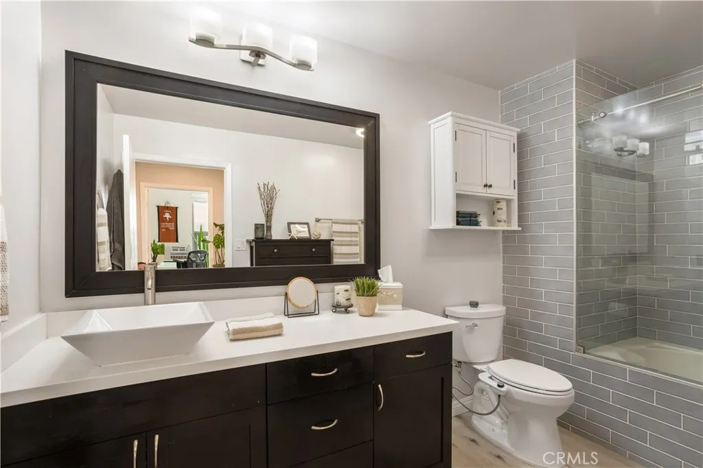 Photo #12: SW25068728 Listing: Photo #12