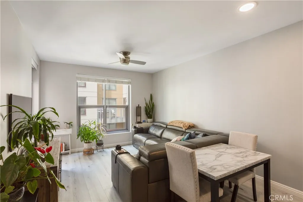 https://cdn.realtyfeed.com/cdn/127/306403011/94ccbe3c7f204cb2caaef11a5fc1dbb4.webp