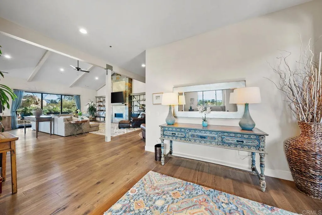 https://cdn.realtyfeed.com/cdn/127/306403326/06336410bca308c89aba077082f98843.webp
