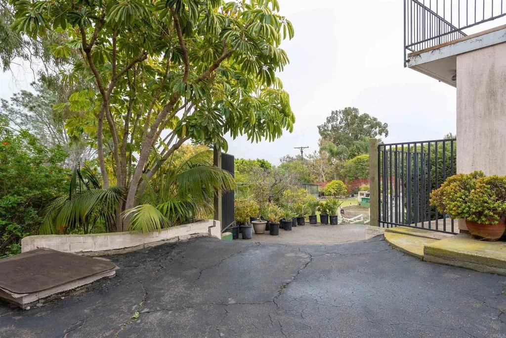 https://cdn.realtyfeed.com/cdn/127/306403355/326ddcede8510e325f3d95ad4b128065.webp
