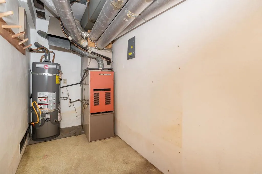 https://cdn.realtyfeed.com/cdn/127/306403355/9e2d3c924fb084846f2492f11747138d.webp