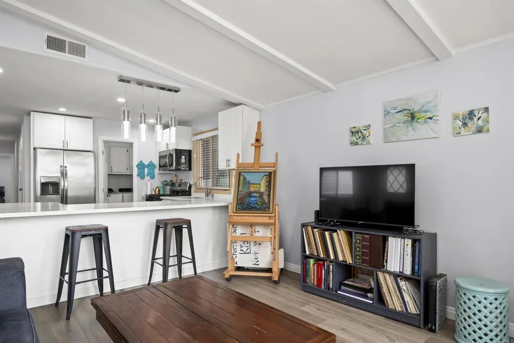 https://cdn.realtyfeed.com/cdn/127/306403491/d176cf5c2a53b328881fa335c9d23b72.webp