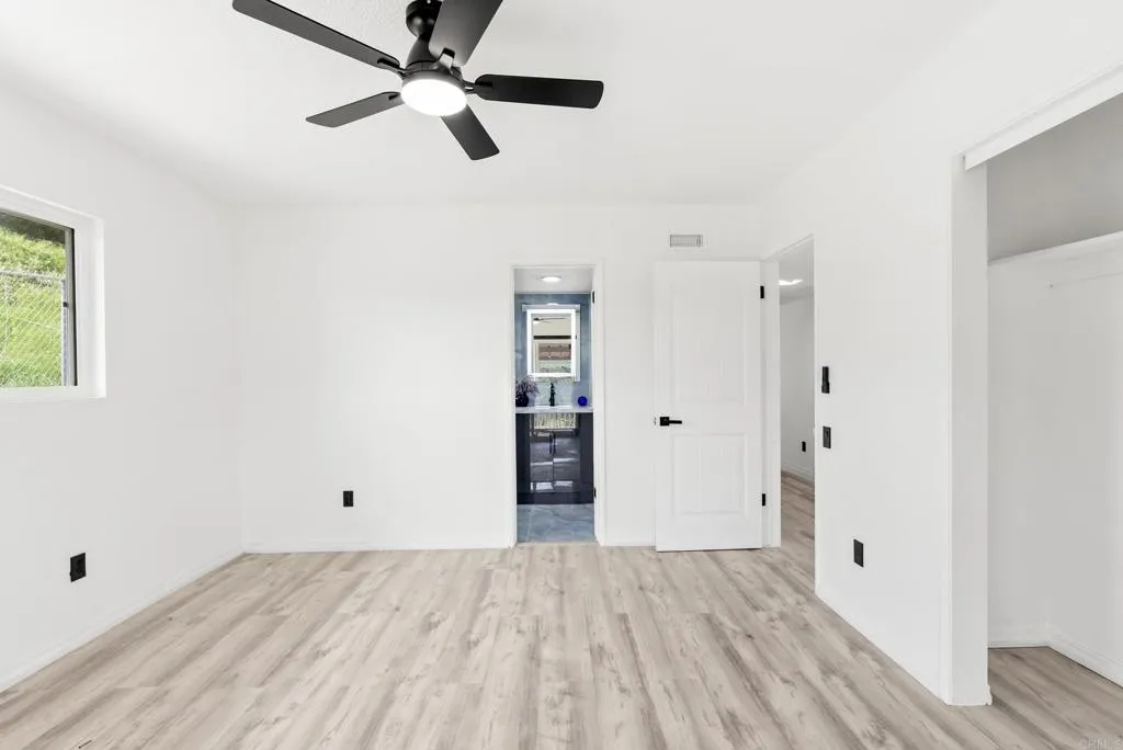 https://cdn.realtyfeed.com/cdn/127/306403659/29f44baaace9d87b76e725c2b27e2184.webp