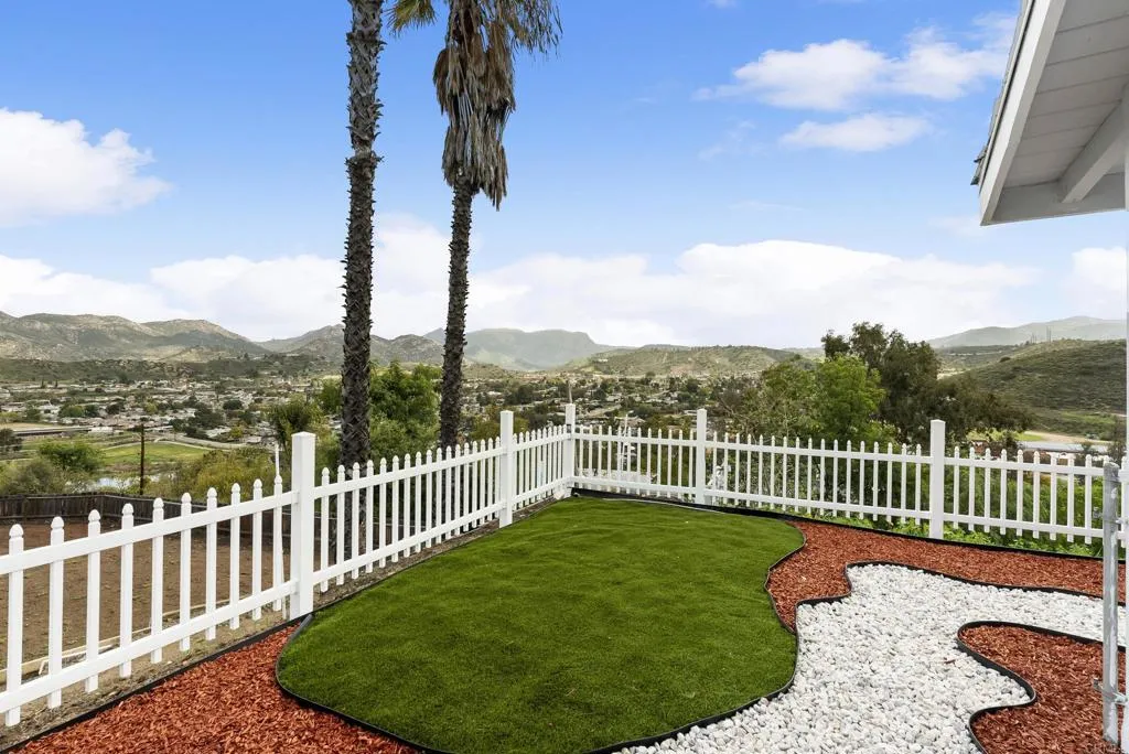 https://cdn.realtyfeed.com/cdn/127/306403659/93e298f073bea04a05f0c2541510c1fc.webp