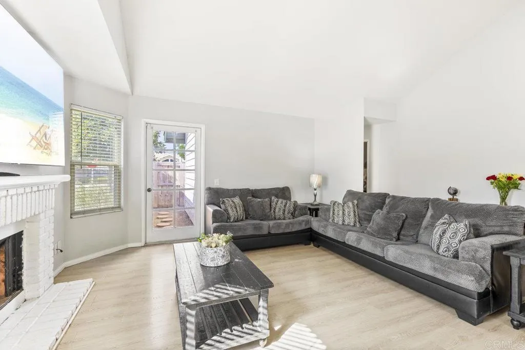 https://cdn.realtyfeed.com/cdn/127/306403731/494652546674be9184c222cecb233beb.webp