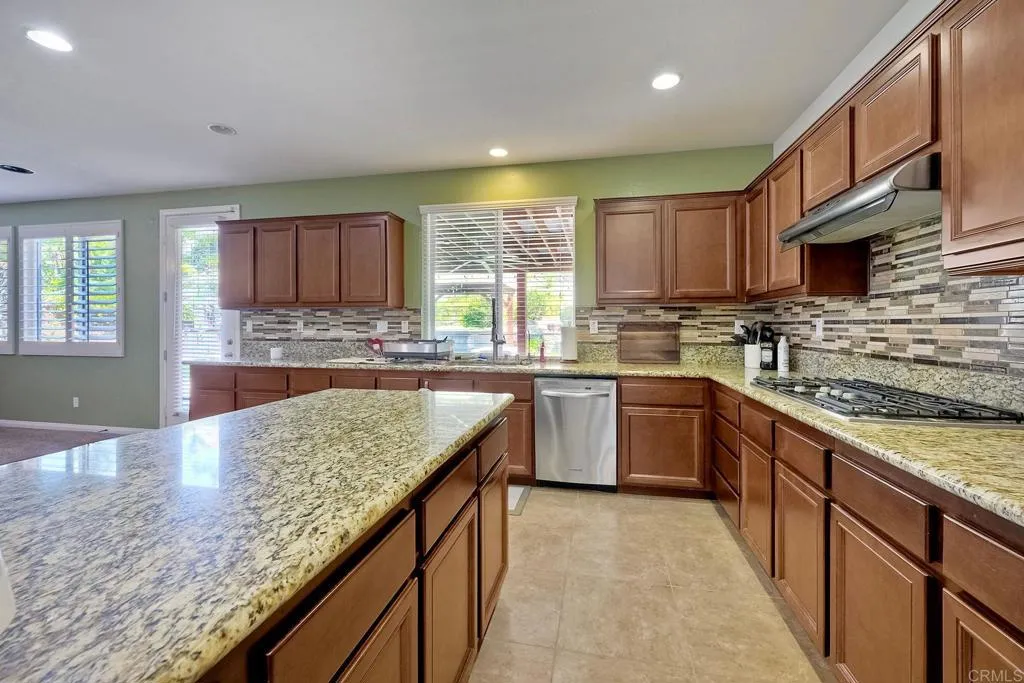 https://cdn.realtyfeed.com/cdn/127/306403760/edfd94cba6f5ace86e93f6f4b08f73cc.webp