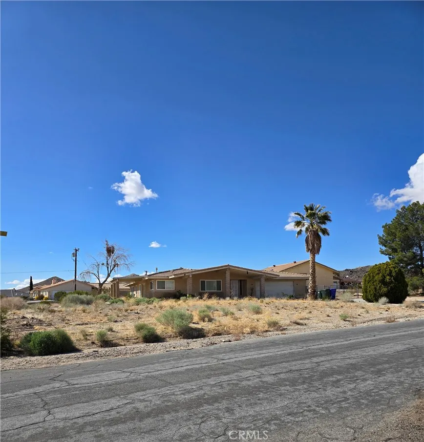 16420 Malahat Road, Apple Valley, Ca 92307 - Main photo, Apple Valley, CA