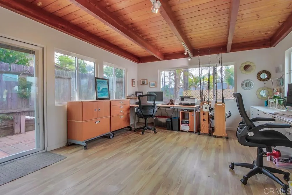 https://cdn.realtyfeed.com/cdn/127/306404437/a89d20b34ccd57b1c5efd9dc045fb874.webp
