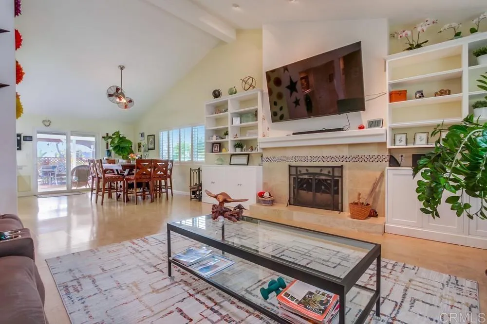 https://cdn.realtyfeed.com/cdn/127/306404437/ef673eafff5cea51e8c76e65c83ac4cc.webp