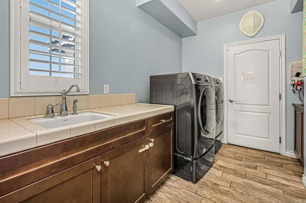 https://cdn.realtyfeed.com/cdn/127/306404529/5fbf01db9a8beb03821009256765b304.webp
