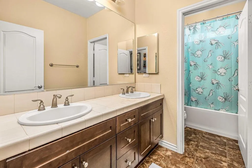 https://cdn.realtyfeed.com/cdn/127/306404529/97acc5c618420d39e95706577cb299f3.webp