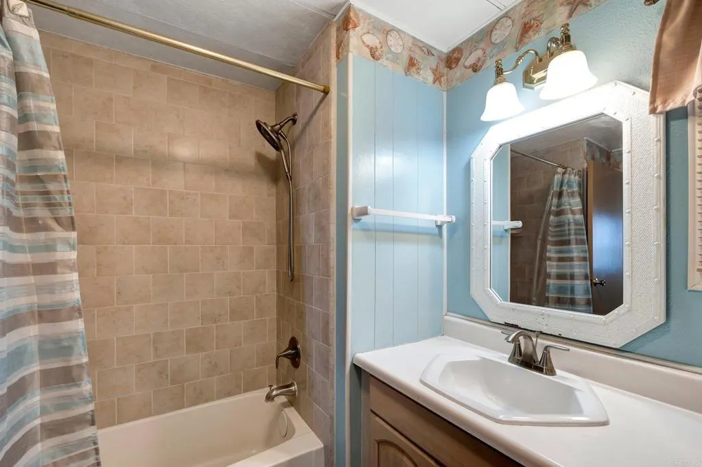 https://cdn.realtyfeed.com/cdn/127/306404555/0b4417a8c0c4aaf878cdffa690ad3c87.webp