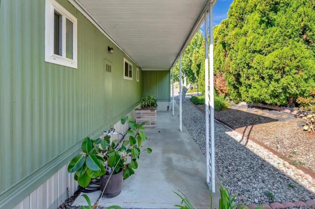 https://cdn.realtyfeed.com/cdn/127/306404555/b2136a4f3cb6fb6b9bf1ee8a2839c42d.webp