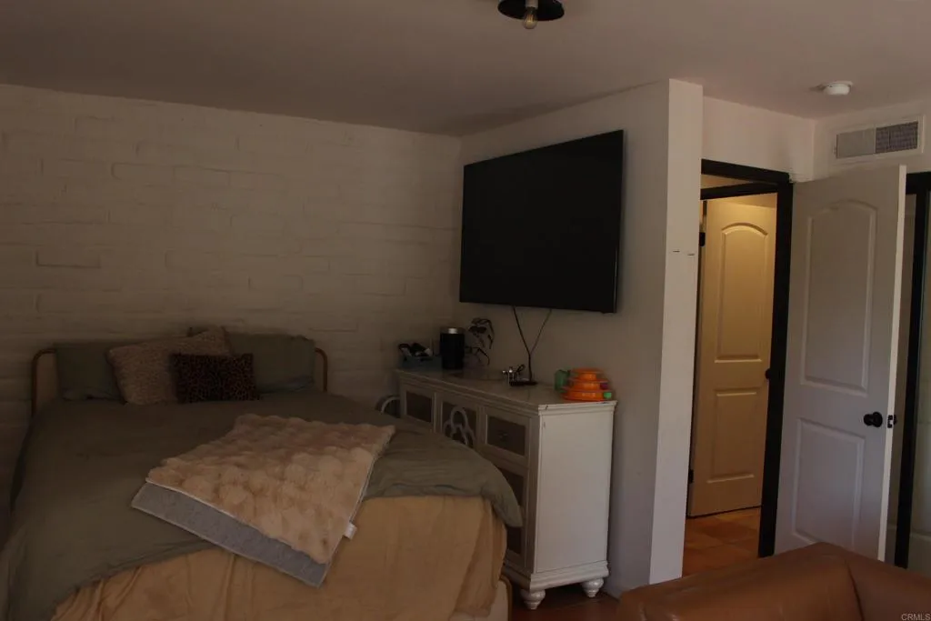 https://cdn.realtyfeed.com/cdn/127/306404567/123cf88528a0dd89933afa2aa13e9349.webp