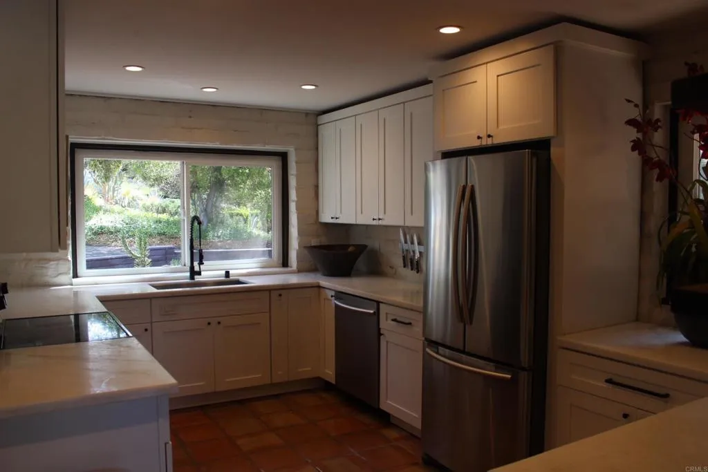 https://cdn.realtyfeed.com/cdn/127/306404567/28b39efd49e16371f9906d6e55a49e2b.webp