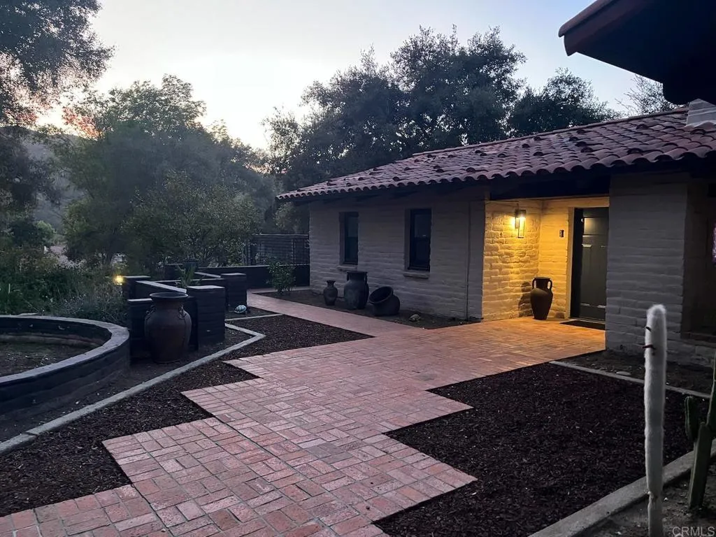 https://cdn.realtyfeed.com/cdn/127/306404567/fc888fb26174dc49929b44d9f6fc4ec0.webp