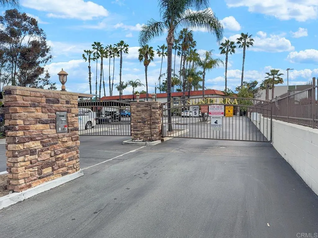 https://cdn.realtyfeed.com/cdn/127/306404721/2d8b6437a1779a5ec3dbb16ee52d6a95.webp