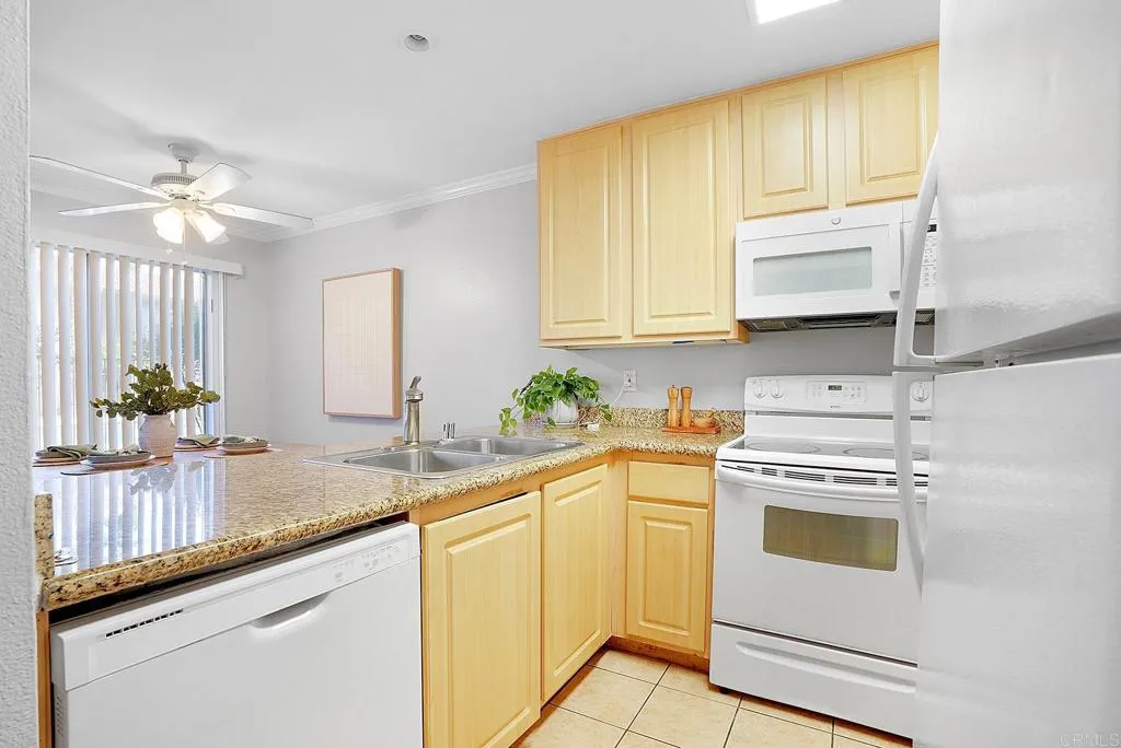 https://cdn.realtyfeed.com/cdn/127/306404721/7b77fbfd30c1d9867bbed037eafbcef3.webp