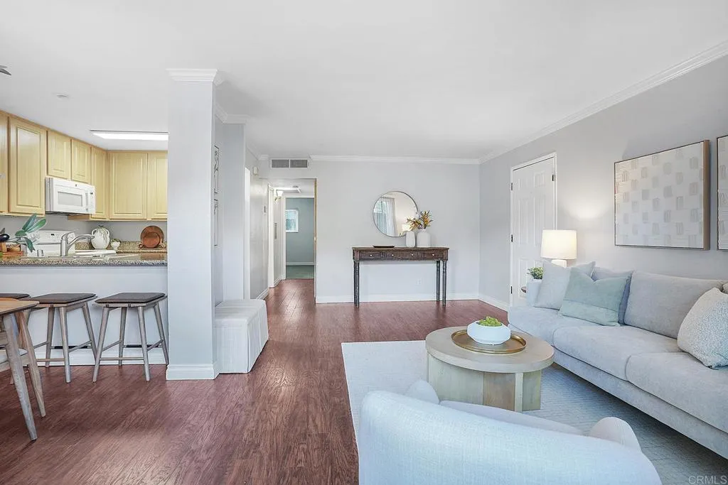 Photo #5: PTP2502365 Listing 