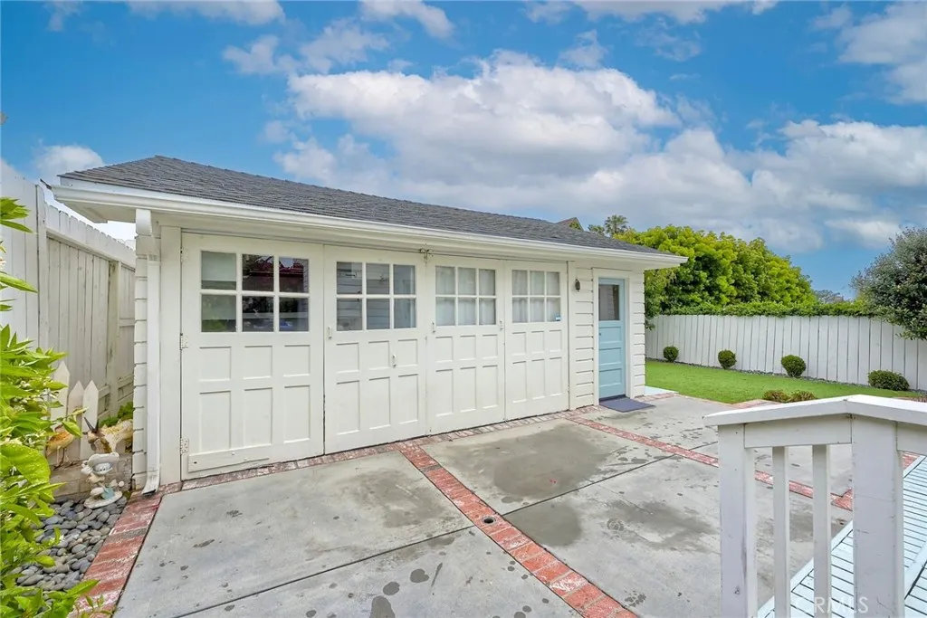 https://cdn.realtyfeed.com/cdn/127/306404801/36c9168d27d43716578bad97aaa8d111.webp