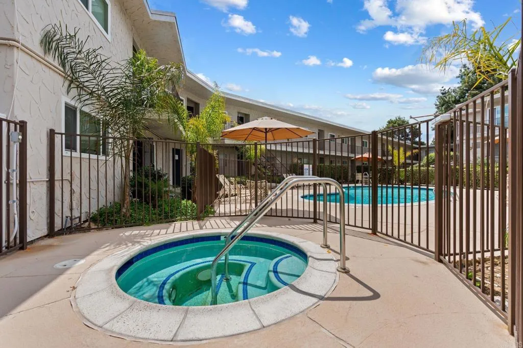 https://cdn.realtyfeed.com/cdn/127/306404814/0e9d7835079732874f00ded581ef1612.webp