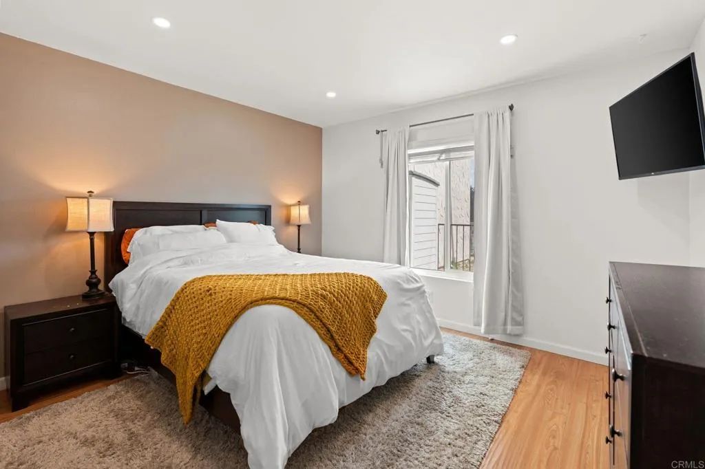 https://cdn.realtyfeed.com/cdn/127/306404814/2010214427e8218ac1ea8c58c19b04fc.webp