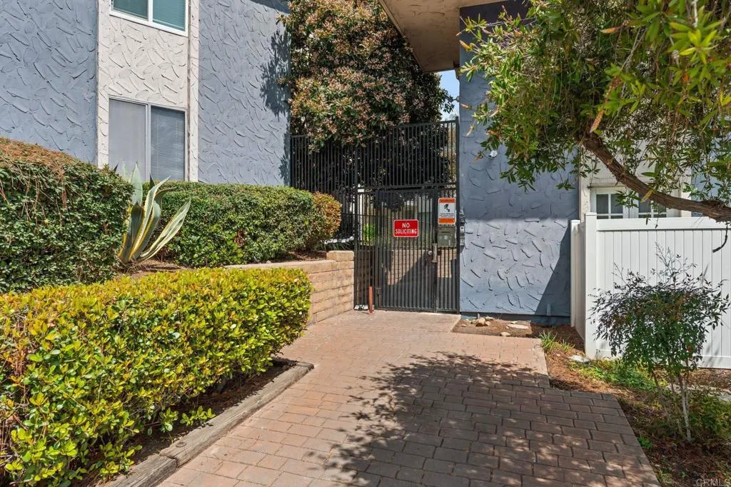 https://cdn.realtyfeed.com/cdn/127/306404814/2ecac06443f13ca29f48b11881c6a9c2.webp