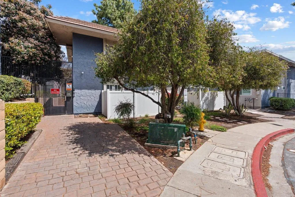 https://cdn.realtyfeed.com/cdn/127/306404814/d573135063275c4de3dda17bc116ac87.webp
