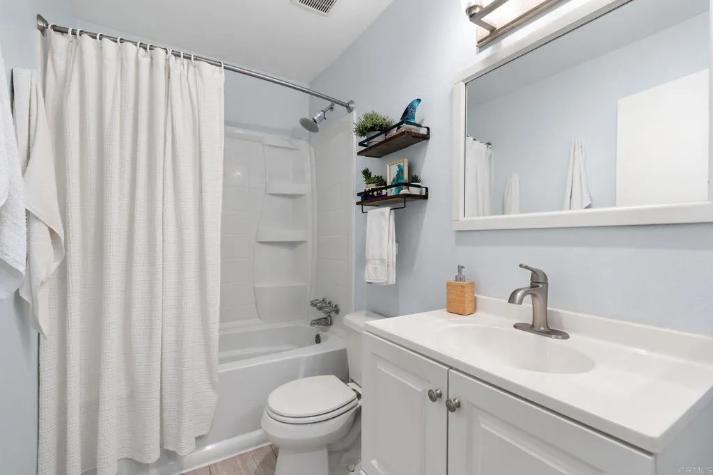 https://cdn.realtyfeed.com/cdn/127/306404814/ff8cdd227f534a20970417af490b72b3.webp