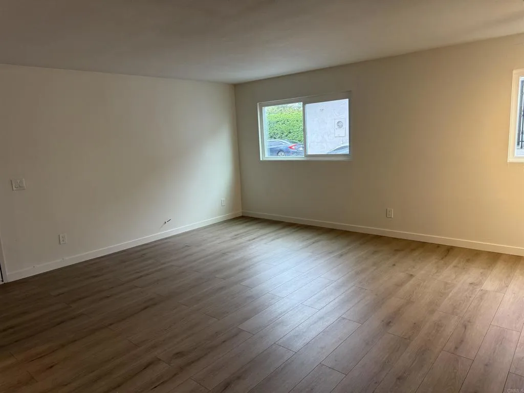 https://cdn.realtyfeed.com/cdn/127/306404876/989f8da83d9fa0d31d0b1c5ae098899b.webp