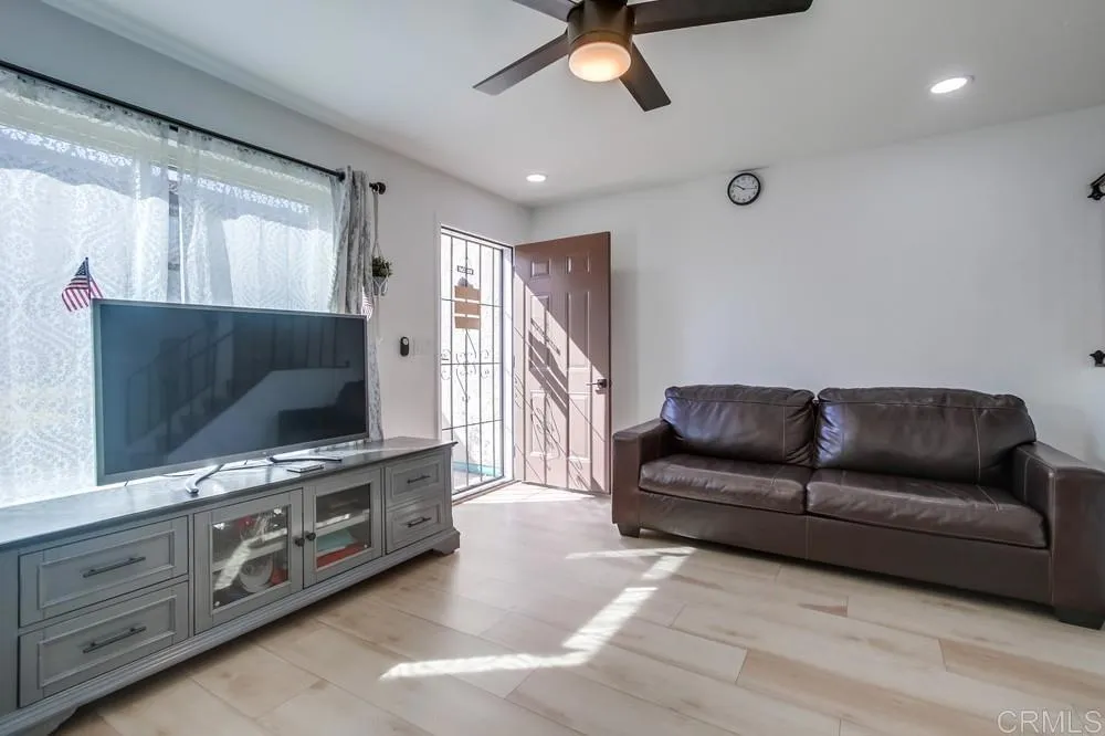 Photo #6: PTP2502377 Listing 