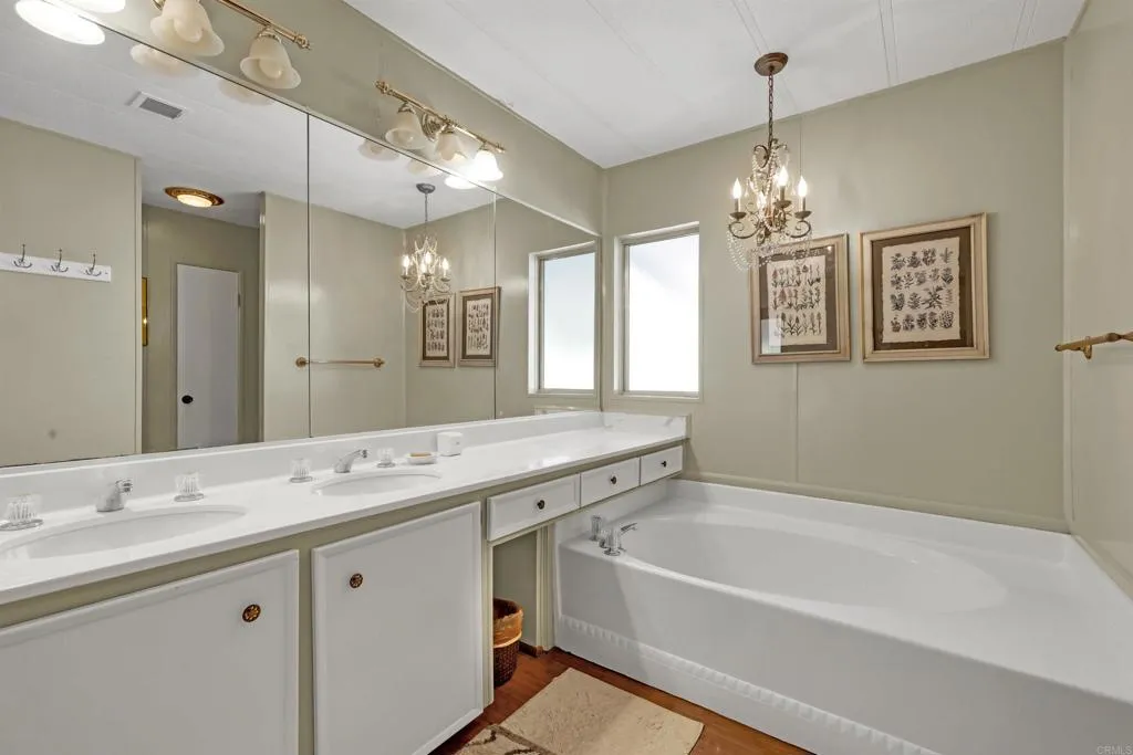 https://cdn.realtyfeed.com/cdn/127/306404953/698430bc6195b746d6db335f1bb7bb34.webp