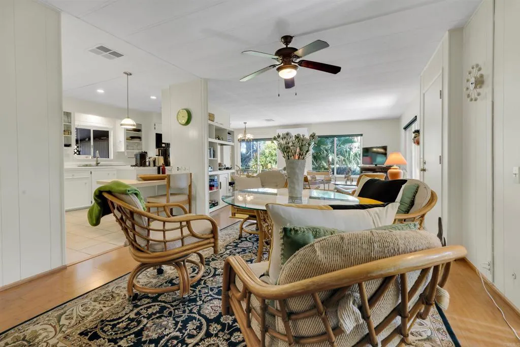 https://cdn.realtyfeed.com/cdn/127/306404953/eb2308cf4a58bd8c91fefc978553b6ff.webp