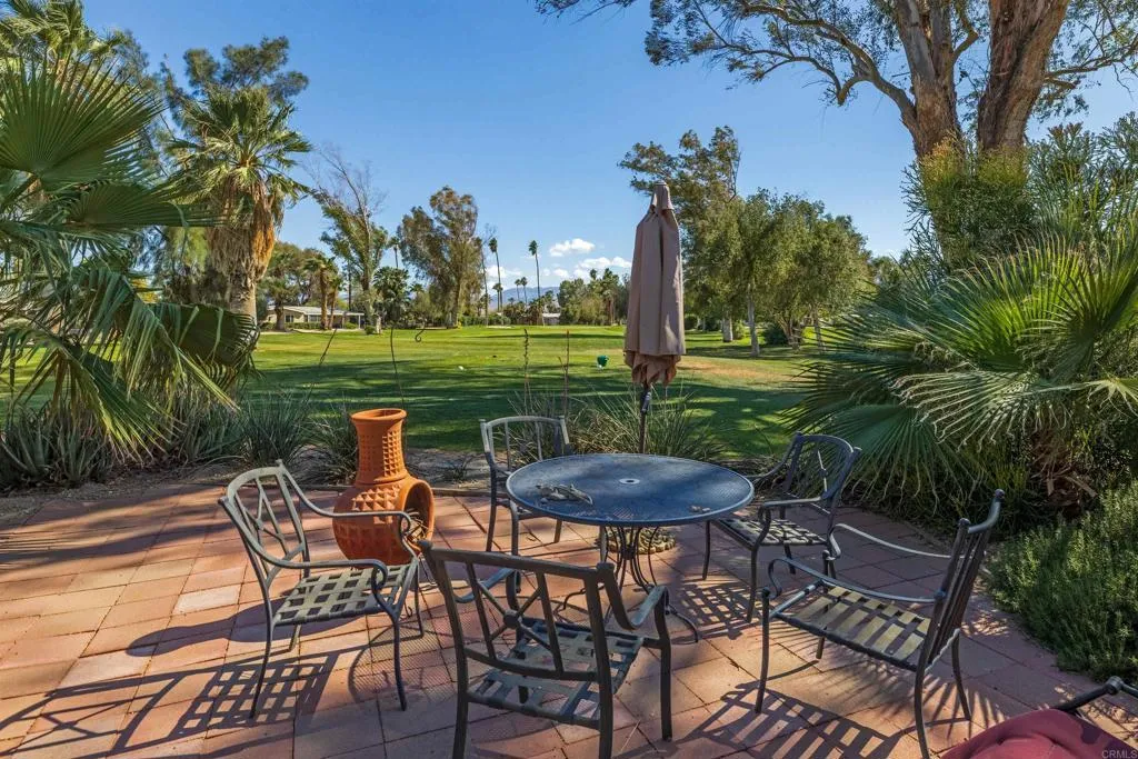 https://cdn.realtyfeed.com/cdn/127/306404953/fa1e743ec3eb66a5f3ead80979f42d49.webp