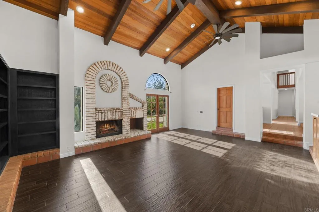 https://cdn.realtyfeed.com/cdn/127/306405320/6ae6ec9ab9dcad91606a82a6b39927dd.webp