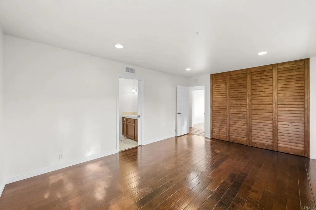 https://cdn.realtyfeed.com/cdn/127/306405320/9f1a25a1bfd75a0e056a622db008fc5f.webp