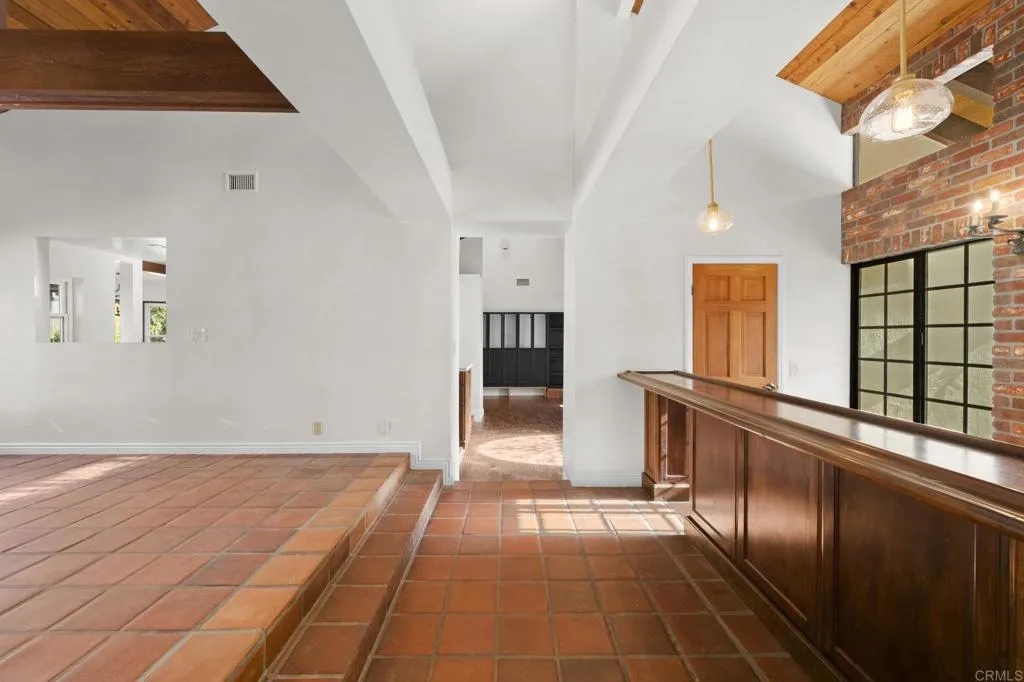 https://cdn.realtyfeed.com/cdn/127/306405320/ba7c3dcce6a5ae42c6e57f917bfb030d.webp