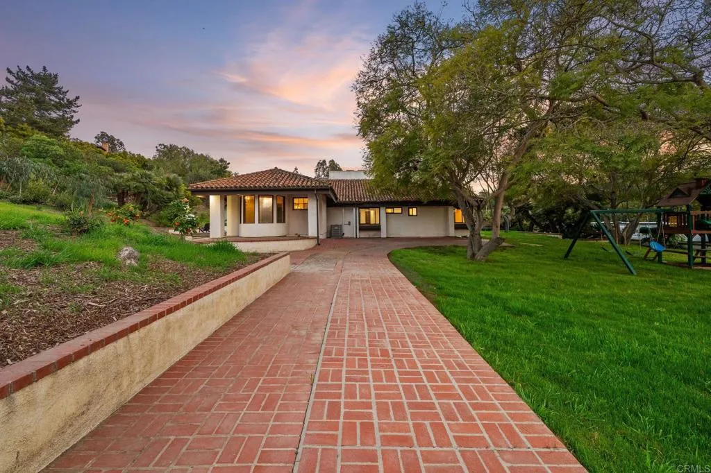 https://cdn.realtyfeed.com/cdn/127/306405320/cb2a3962b3aa0f461f8c864b7de9c16f.webp
