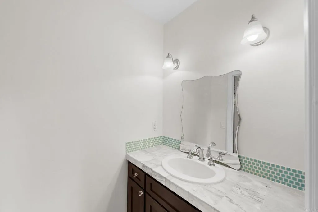 https://cdn.realtyfeed.com/cdn/127/306405320/e23d175f6ea301226d8b1e576ea39c77.webp